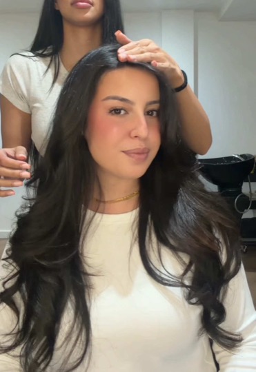 This is your sign to come in for your maintenance! 🙌🏼 Whether it’s just a wash & blowdry or getting your exten